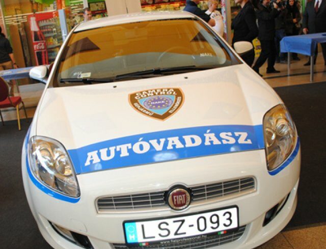 Gyorben_is_bevezetik_a_rendorsegi_autovadaszt