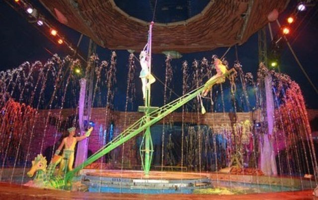 Megerkezett_a_vizicirkusz