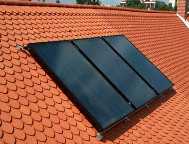 Napkollektorok_a_teti_kistersegben_unios_tamogatassal