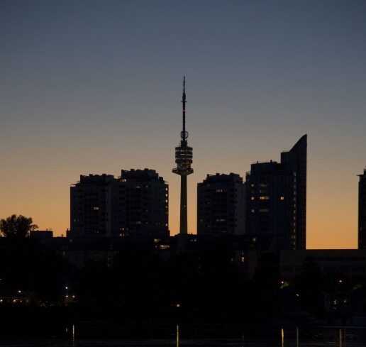 50_eves_a_becsi_torony