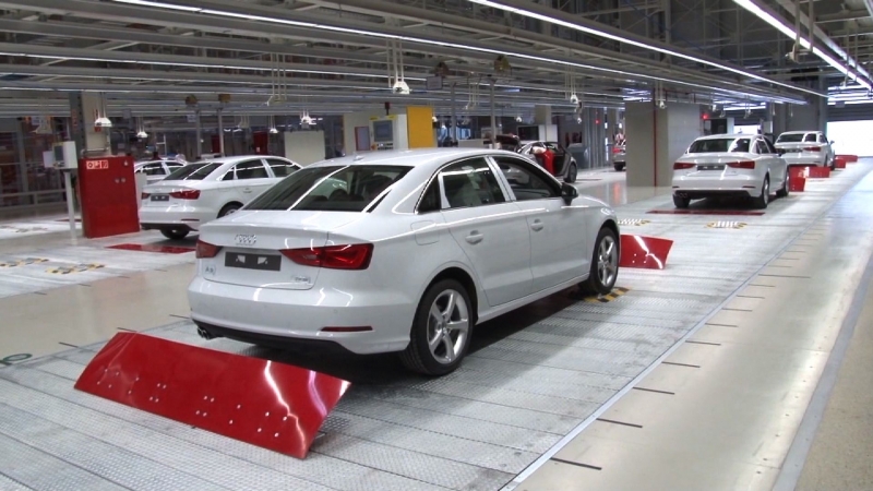 Elkeszult_a_szazezredik_auto