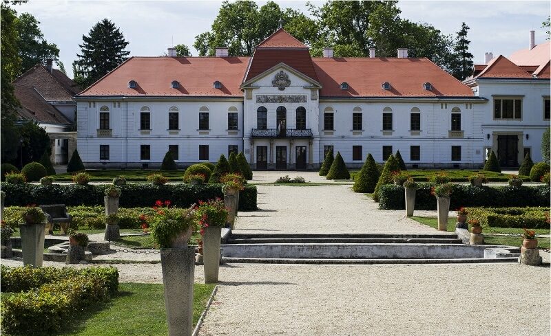 Felujitjak_a_nagycenki_Szechenyi-kastely_kapolnajat