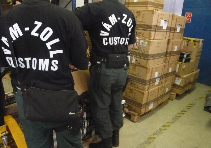 Hamisitott_zoknikat_talaltak