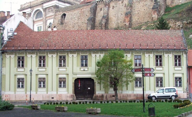 Latvanytar_nyilik_Esztergomban