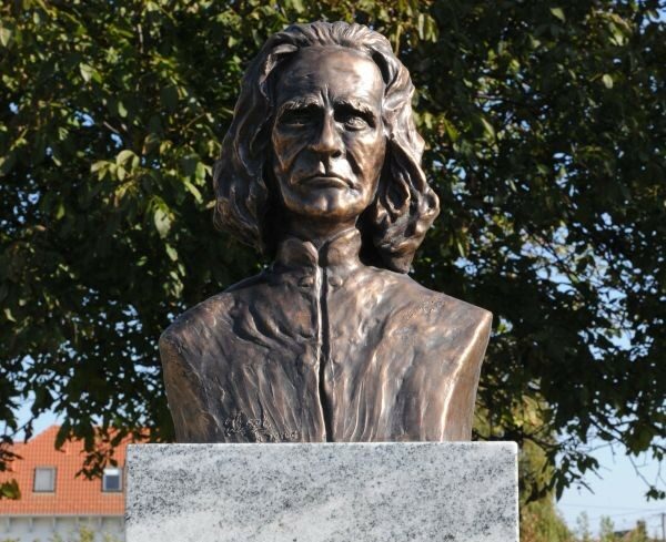 Neue_Liszt_Buste_im_Mai