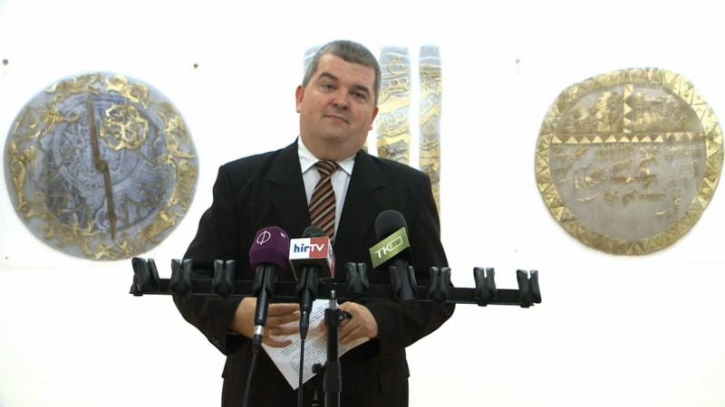 Tizenketmilliardos_tamogatas