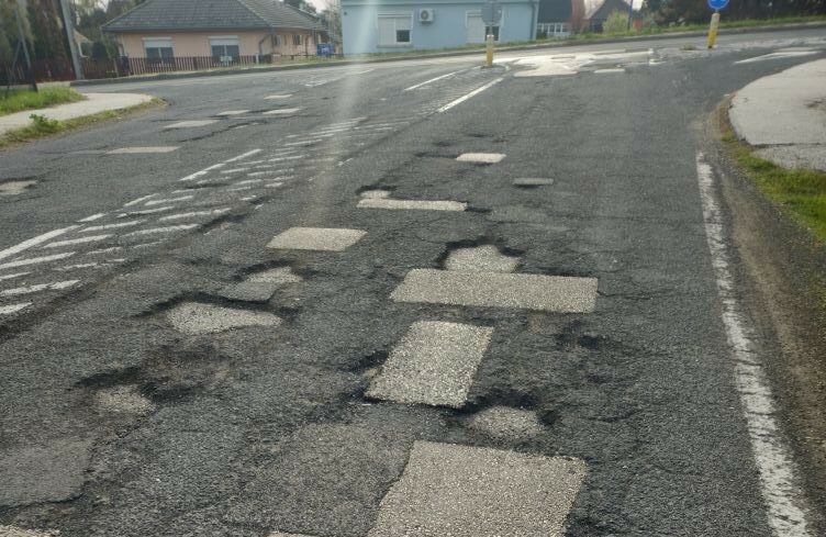 img_Egy_utfelujitas_ket_olvasata-1