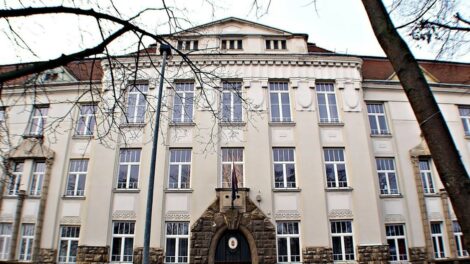 Kazinczy az első tízben, Révai a húszban