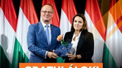 Érdemrenddel tüntették ki Győr jegyzőjét