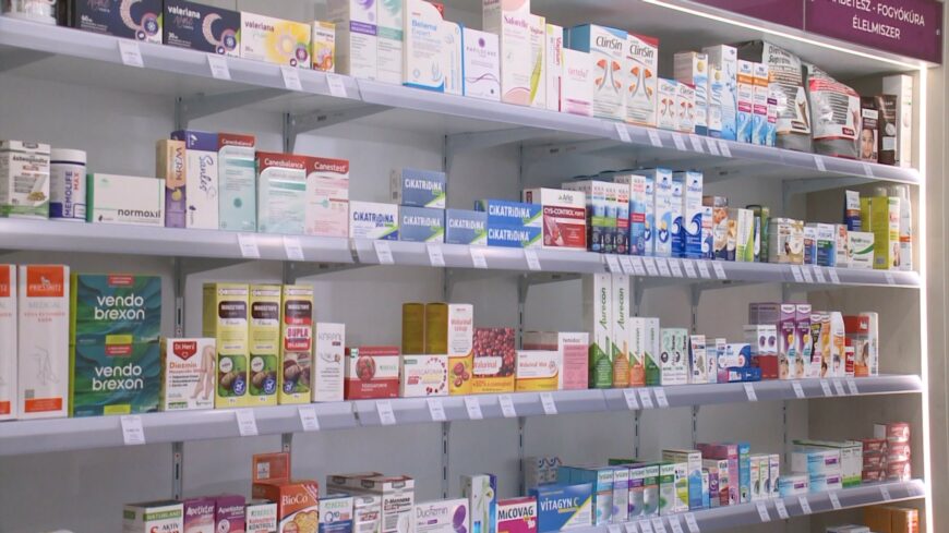 img_uj_gyogyszertar_nyilt_Vamosszabadin-1