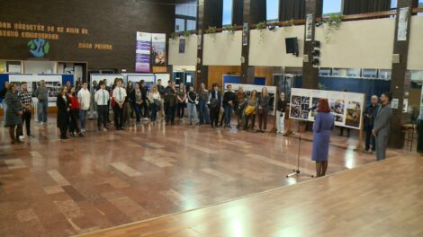 Diákok sajtófotóiból nyílt kiállítás Győrben