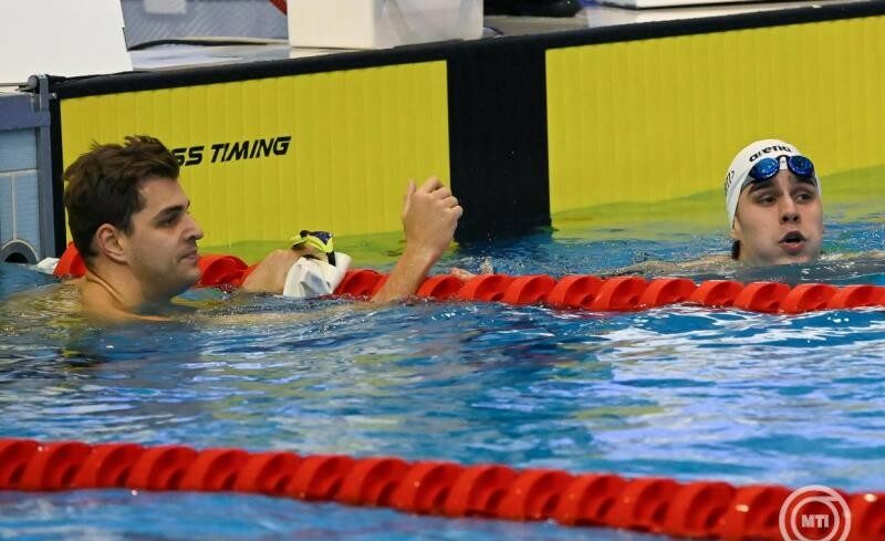 img_Fangli_nyert__Sebestyen_dobogos_az_uszo_OB-n-1