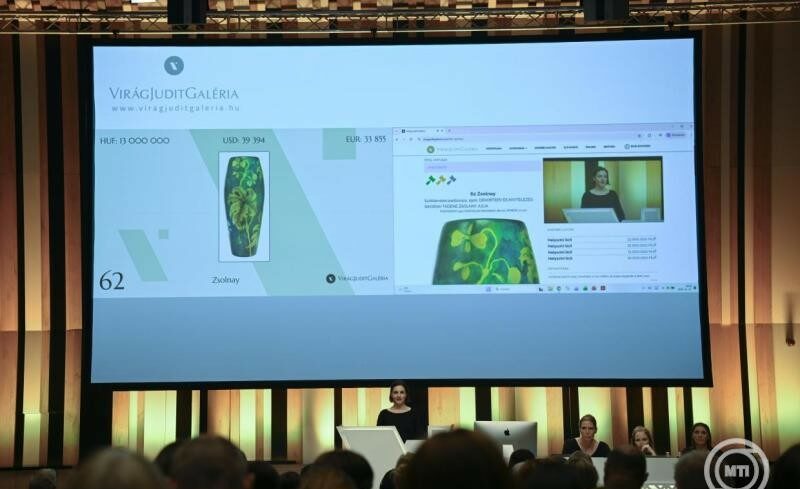 img_Huszonhat_millio_forintert_kelt_el_egy_Zsolnay_vaza-2