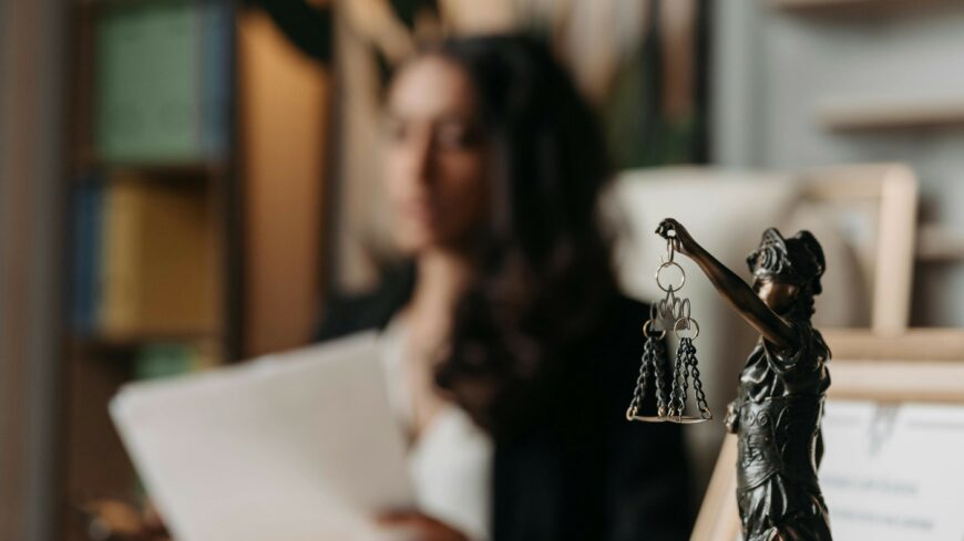 img_Jogosulatlanul_vegezte_az_ugyvedi_tevekenyseget-2