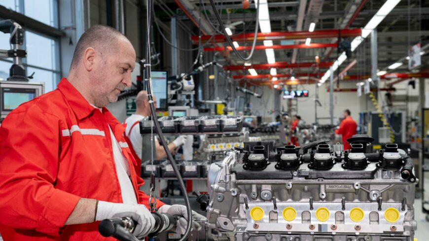 img_50_eves_az_othengeres_motor___Legenda_az_Audi_Hungariatol