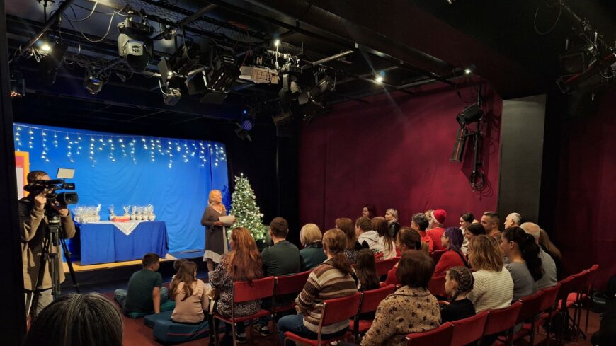 img_Meghato_pillanatok_a_Vaskakasnal__tobb_szaz_gyermeknek_varazsoltak_meset_a_joszivu_felnottek