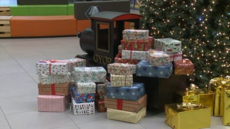 Szeretet cipősdobozokba csomagolva