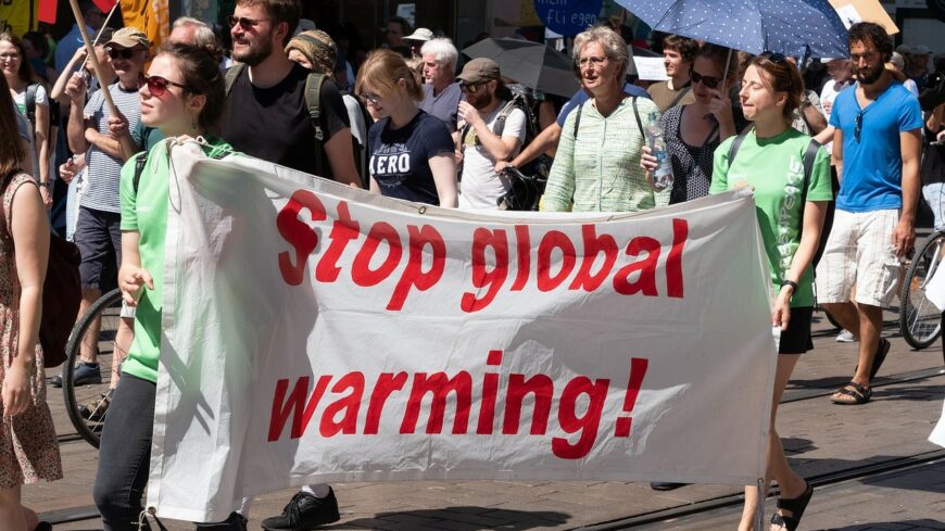 img_Az_ocean_a_Fold_hopajzsa_-_es_most_tul_sok_terhet_visel