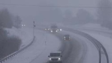 Közlekedők figyelem! Elakadt kamionok miatt jelentős fennakadások vannak az M1-es autópályán