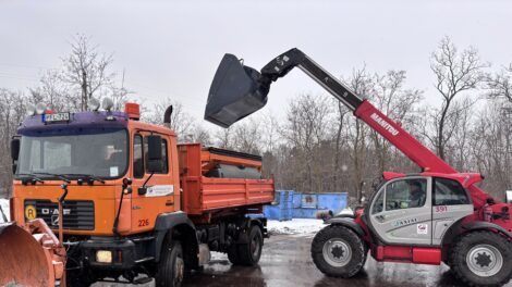 Nincs megállás: újra sózzák az utakat