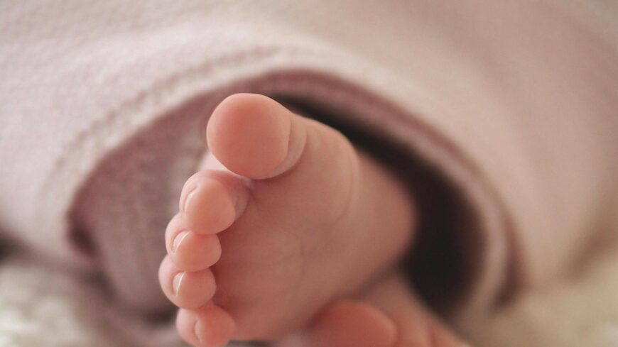 img_Szulesz_orvos_kisfia_lett_az_elso_baba-2