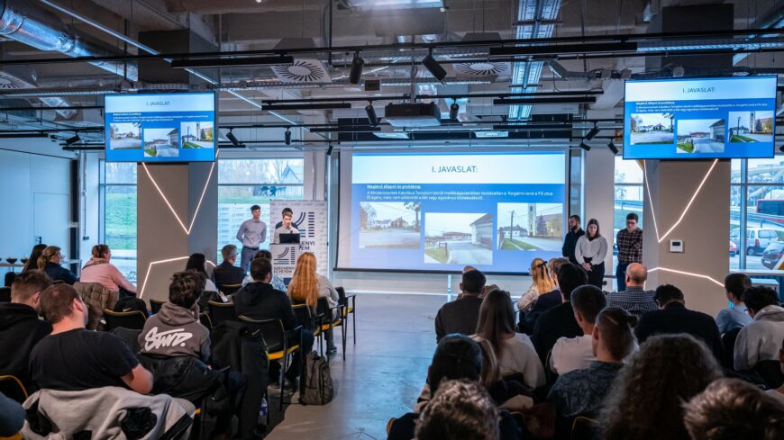 img_Vamosszabadi_kerdeseire_adtak_megoldasi_javaslatokat_a_gyori_hallgatok-3