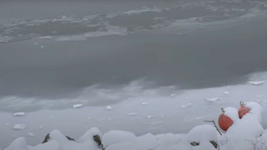 img_eletveszelyes_a_Duna_jegere_menni___VIDEo_-1