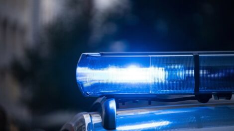 Buszmegállóban várakozó nőt gázolt halálra egy autó Győrben