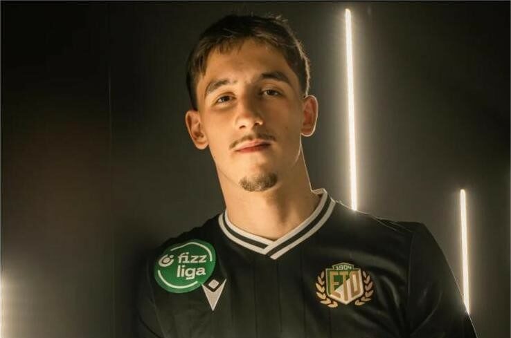 img_ETO_FC__Szep_Marton_ismeros_arcok_koze_tert_haza-2