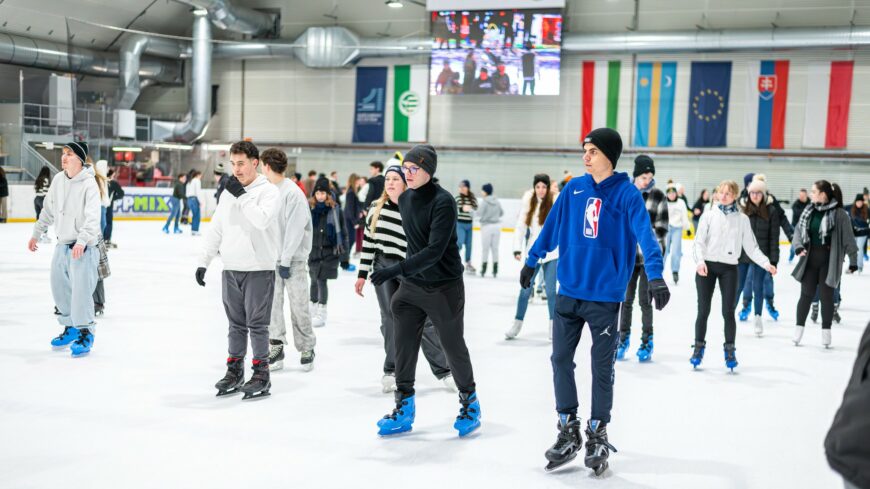 img_FroSZEn__csaknem_nyolcszazan_vettek_reszt_a_Szechenyi_Istvan_Egyetem_jeges_elmenynapjan