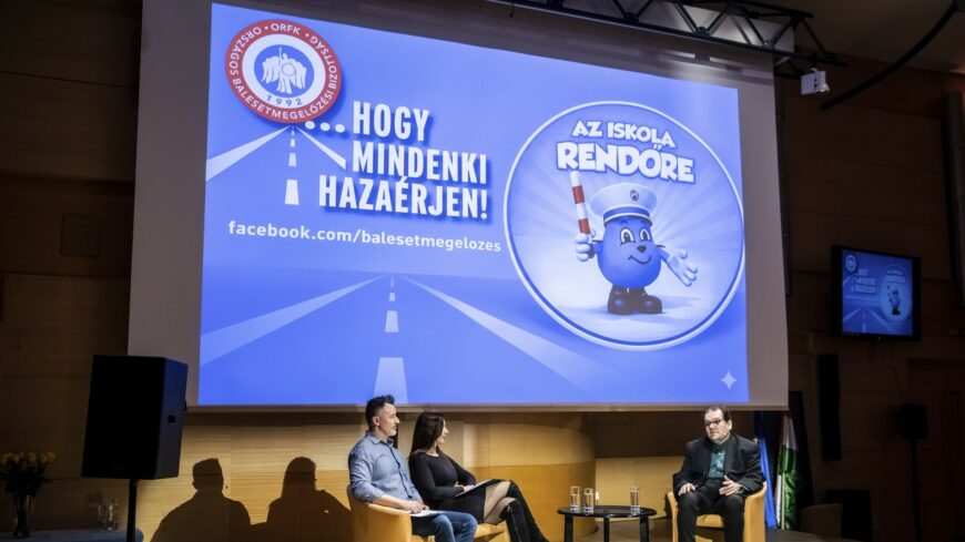 img_Iskolarendorok_podiuma-3
