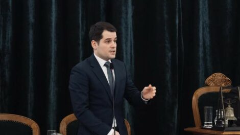 Kósa elmondta, miért napolta el Pintér a közgyűlést