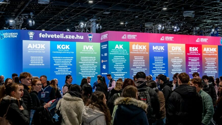 img_uj_szakok__szakedzoket_es_AI-informatikusokat_kepez_mar_az_egyetem-1