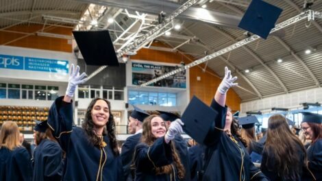 Újabb három karon adták át a diplomákat