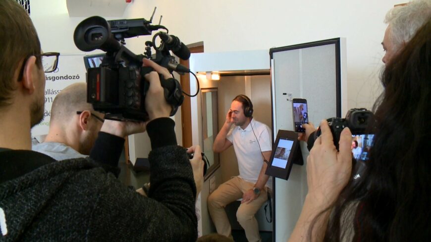 img_Hallasvizsgalat_akar_egy_koncert_szuneteben