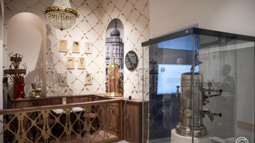 img_Kavetorteneti_kiallitas_nyilt_Budapesten__a_Kazinczy_utcaban-2