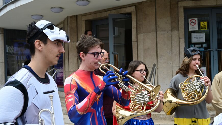 img_Szuperhosok_es_galaxisok___rovid_izelitot_adtak_a_programbol_a_konzisok-1