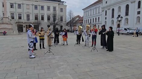 Szuperhősök zenéltek Győr belvárosában