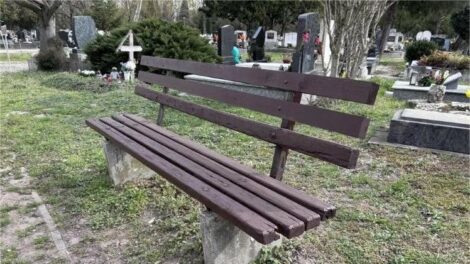 Több mint 30 pad újult meg a Nádorvárosi köztemetőben