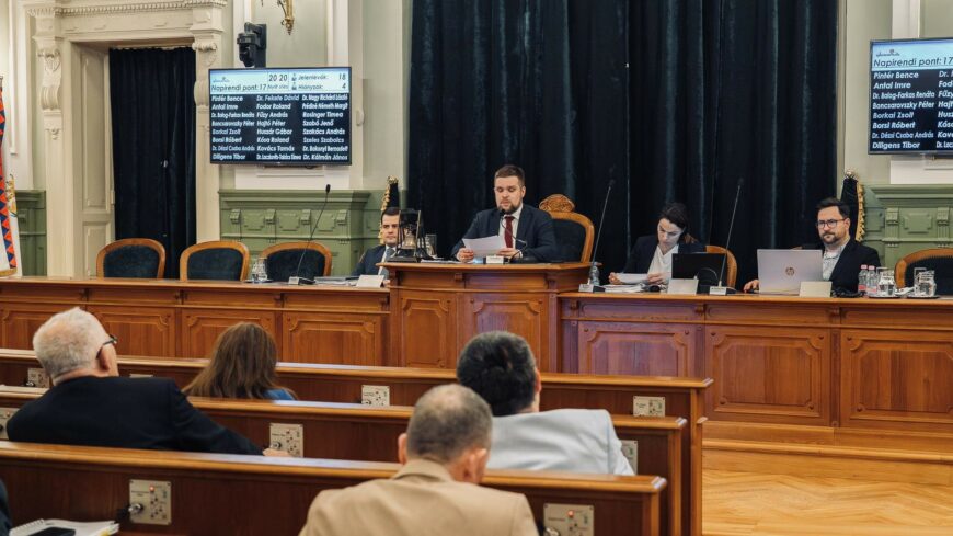 img_igy_latta_a_polgarmester_a_hetfoi_kozgyulest