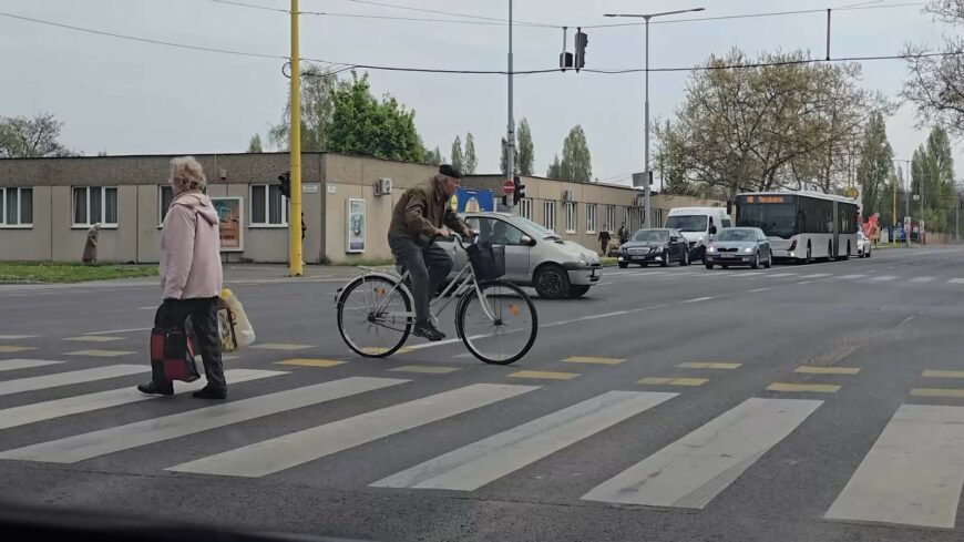 img_Ket_kereken_is_be_kell_tartani_a_szabalyokat