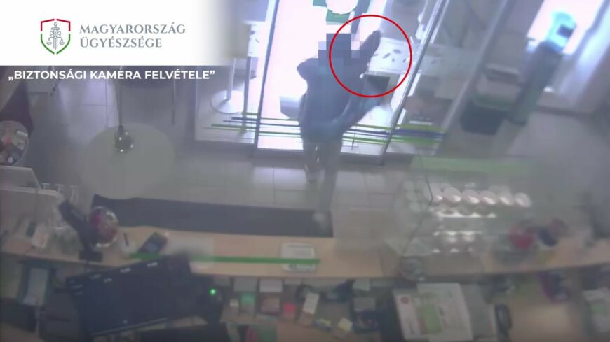 img_okollel_utotte_a_gyogyszertar_ajtajat___videoval-1