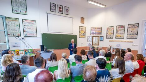 Oktatási és kiállítóteret avattak az egyetem Apáczai-karán