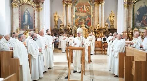 A Szent Mauríciusz Monostor önállóvá vált