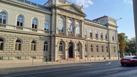 Késsel támadt lakótársára a munkásszállón