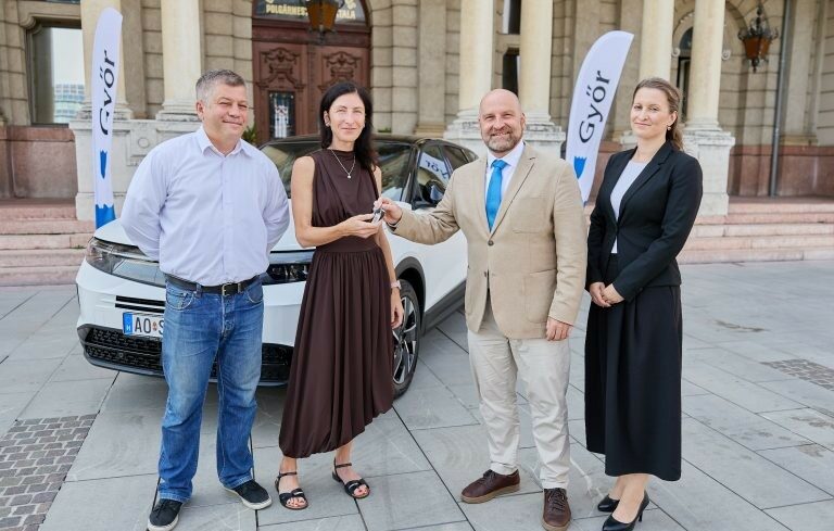 img_uj_szolgalati_auto_segiti_a_gyori_jaras_gyermekjoleti_szakembereinek_munkajat-1