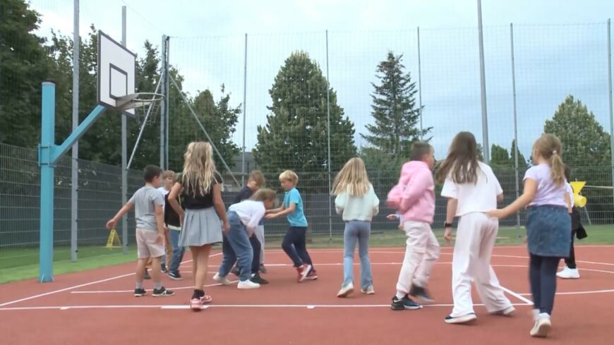img_atadtak_a_gyori_Audi-iskola_megujult_sportpalyajat