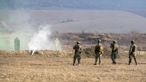 Éleslövészet a lőtéren, belépni szigorúan tilos!