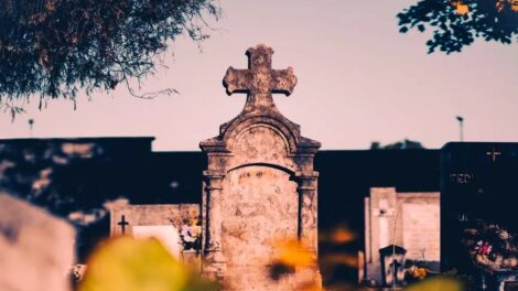 Értesítést adtak ki a győri sírhelyek lejártáról